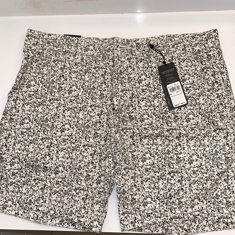 NWT Guess Men’s shorts